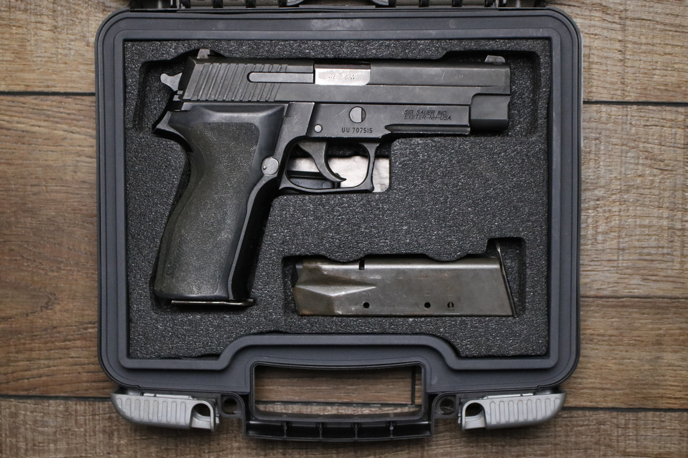 SIG SAUER P226 40 S&W Used Police Trade-Ins with with Rail